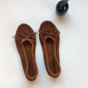 {Minnetonka} Kilty Hardsole Moccasin